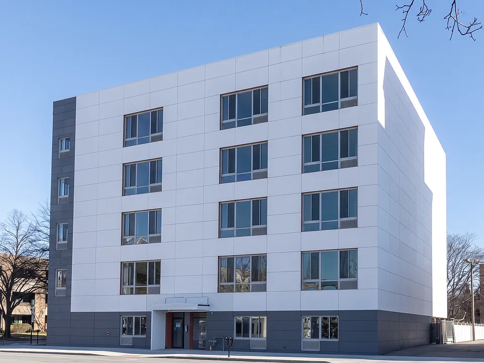 100 Evergreen Pl #1B
