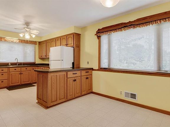 5th image of 530 E Taft Street