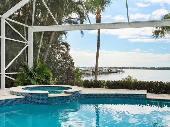 3221 SE Braemar Way, Port Saint Lucie, FL 34952