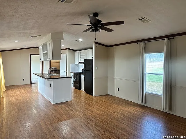 3 bed, 2.0 bath, 1140 sqft, $1,500 — Photo 4