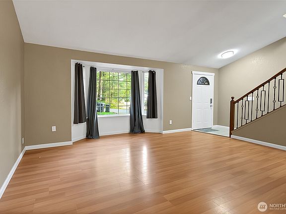 4th image of 14012 Meadowlark Drive NW