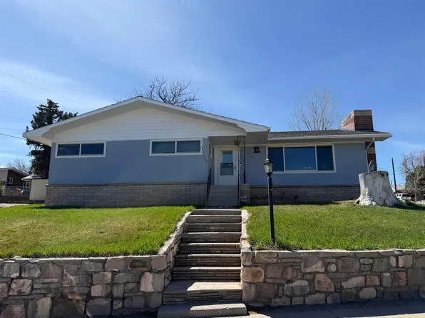 101 Sunset Ave, Thermopolis, WY 82443