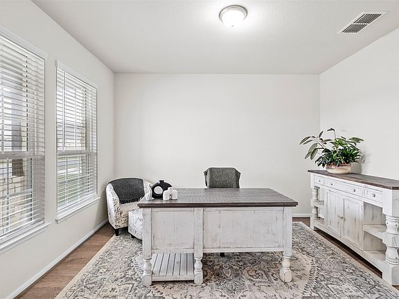 4th image of 209 Mira Mesa Dr