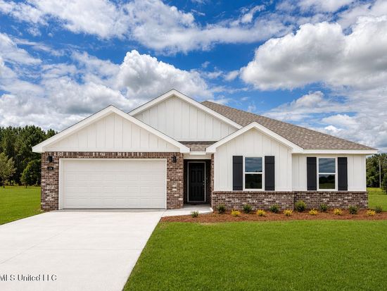 204 Magnolia Farms Dr, Lucedale, MS 39452