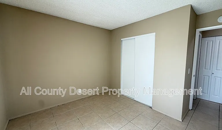 69180 Victoria Dr #8 — Photo 17