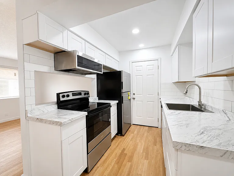 1268 Casita Dr #2 — Photo 8