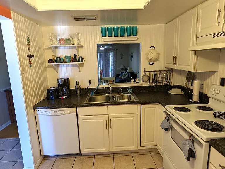 100 Grand Blvd — Photo 8