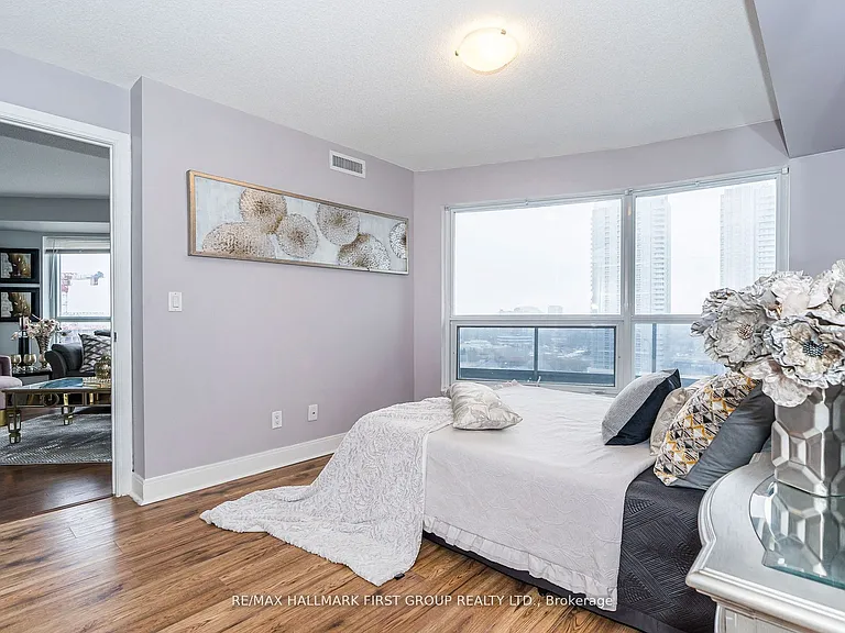125 Village Green Sq #1409 — Photo 16