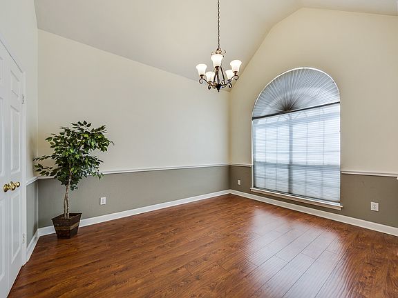 2nd image of 4021 Sun Meadows St