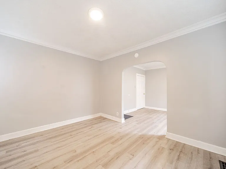 4031 Boulevard Pl — Photo 9
