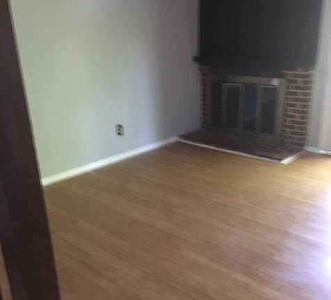 4th image of 18420 Point Seneca Pl