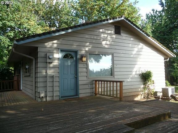 4th image of 14007 SE Rivercrest Dr