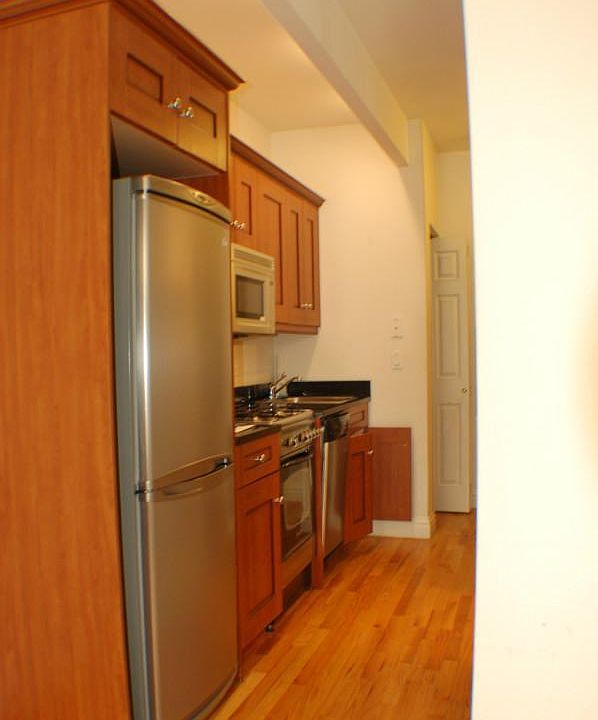 2nd image of 437 W 54th St APT 3C