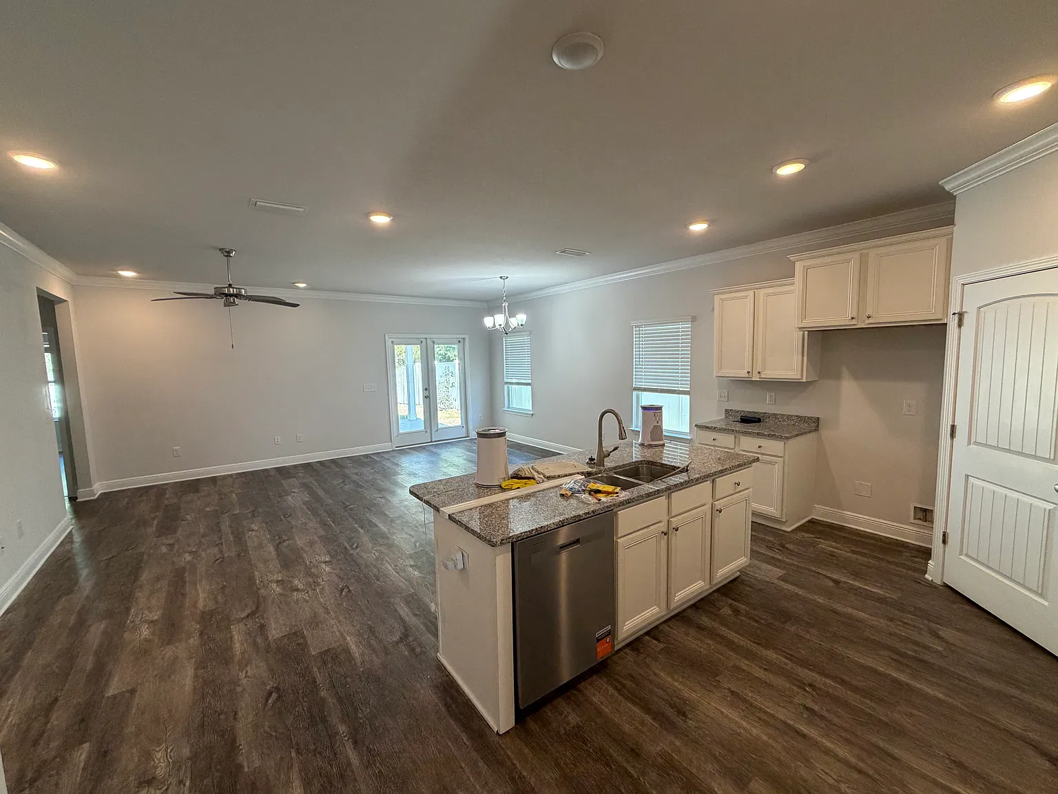 3 bed, 1700 sqft, $3,500 — Photo 3