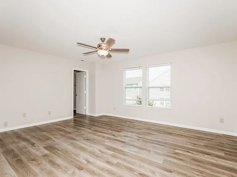 10926 Spirit Dr — Photo 12