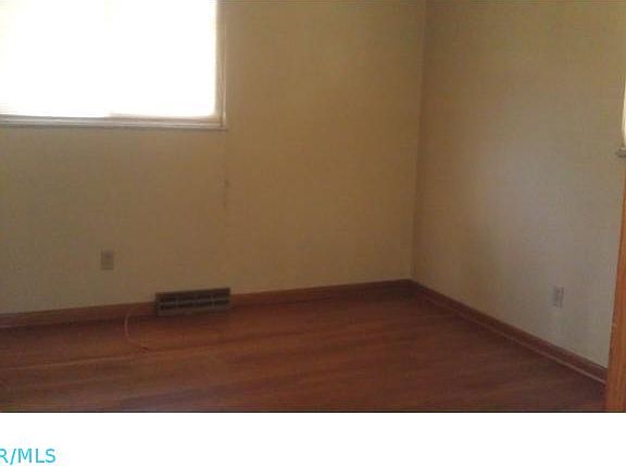 5th image of 1179 Elmore Ave