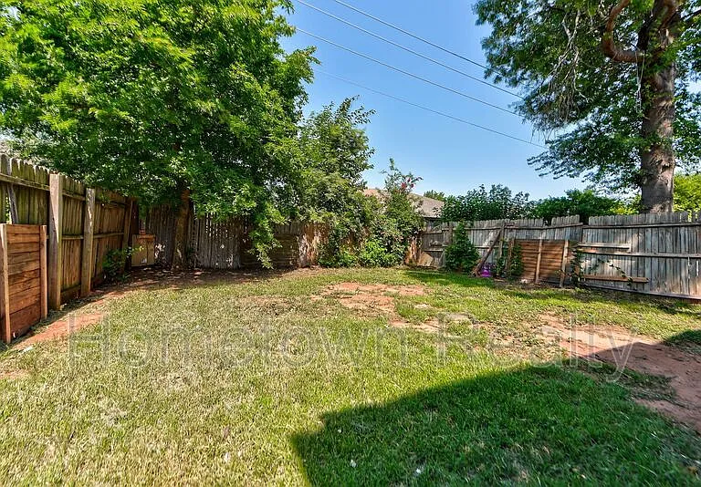 7301 Edenborough Dr — Photo 40