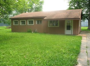 1150 S College St, Salem, IL 62881
