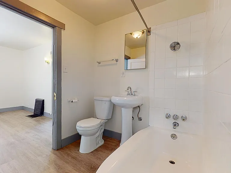 1127 Bell St — Photo 16