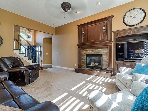 5th image of 1105 SW Coachlight Dr