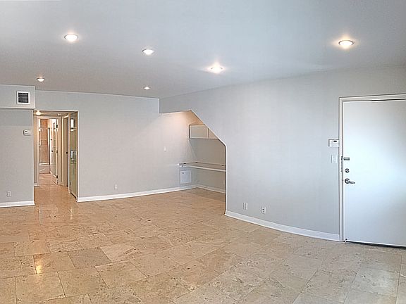 4th image of 866 Hilldale Ave APT 03