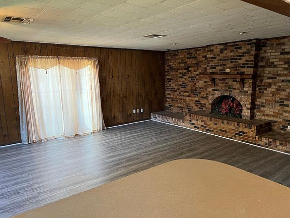 3rd image of 3518 Red Bud Ln