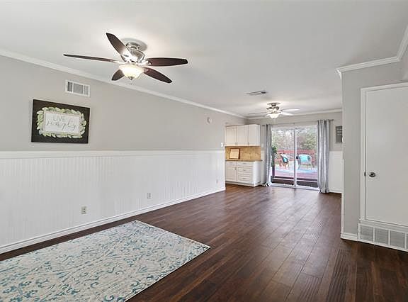 4th image of 438 Malden Dr