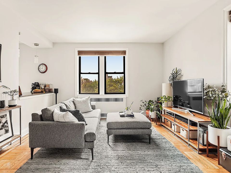 1st image of 40 Clarkson Ave APT 4N