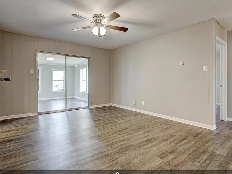 1428 Laurel Ln — Photo 4