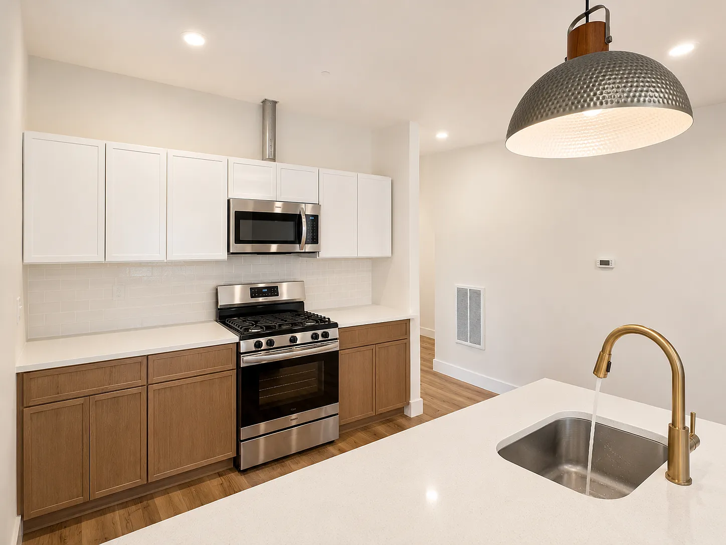 3 bed, 100 sqft, $2,750 — Photo 3