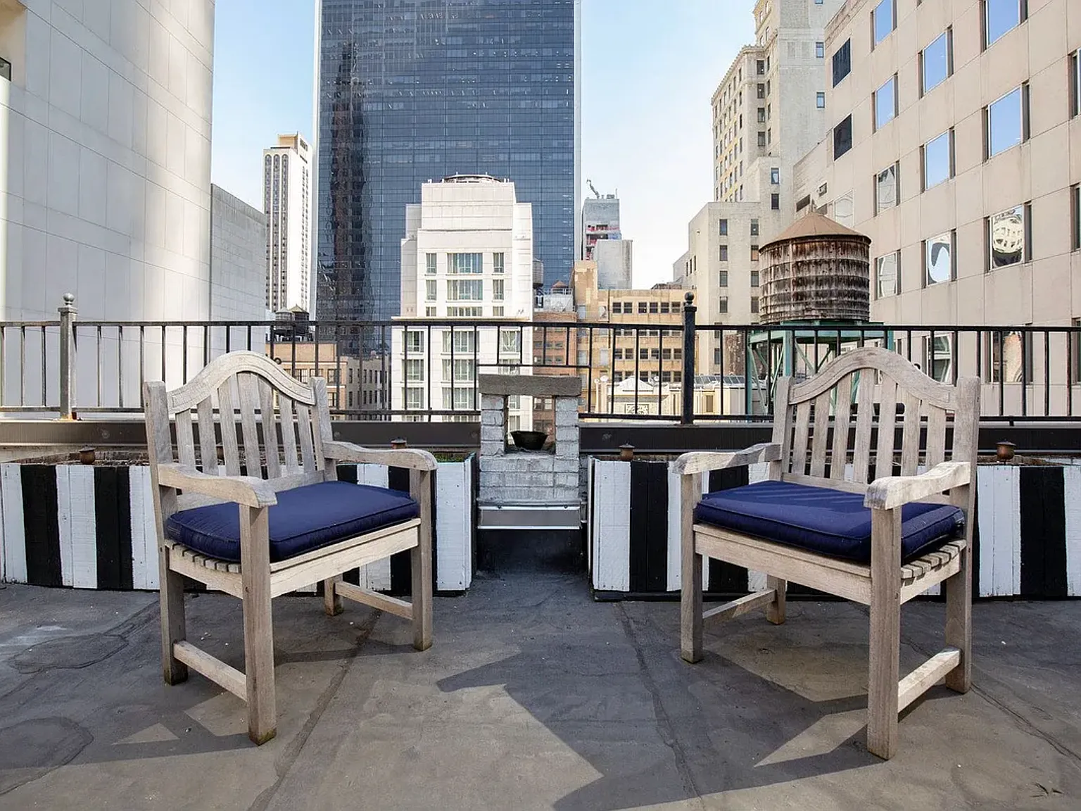 15 West 55th Street — Photo 2