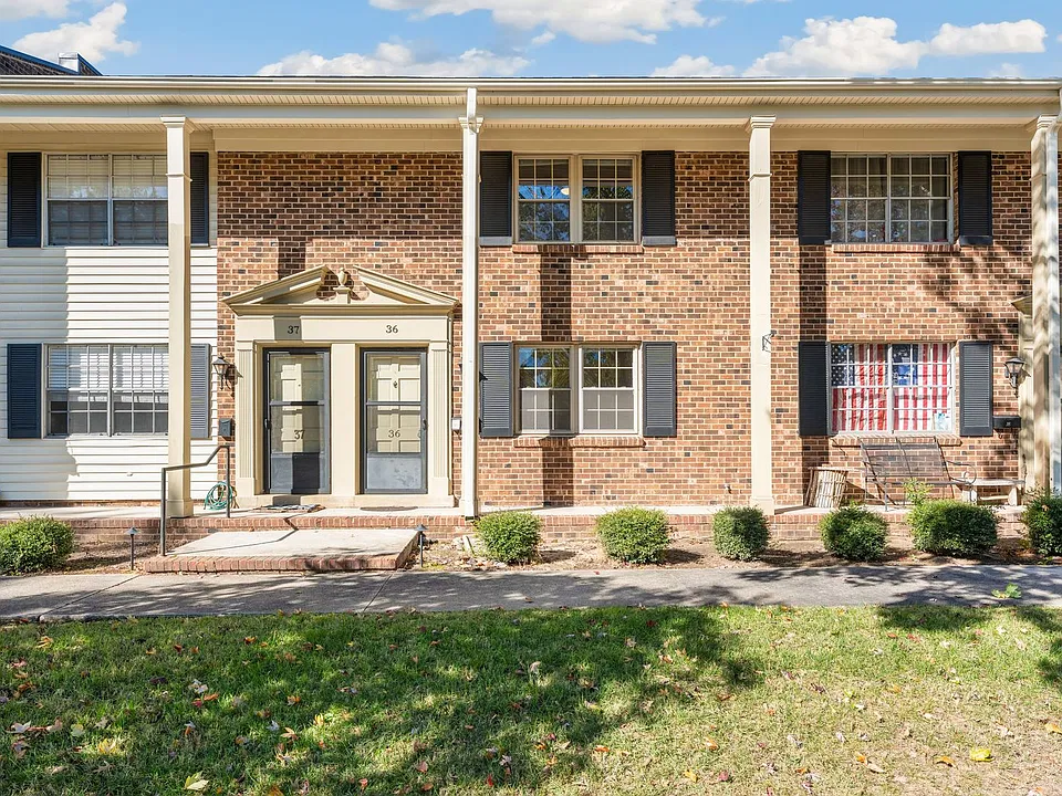 1002 Willow Dr #36