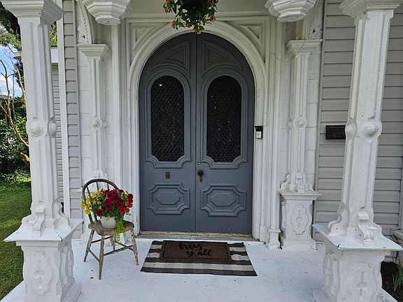 4th image of 604 E Ohio Ave