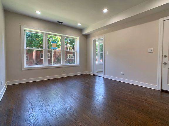2nd image of 3306 W Cullom Ave #1