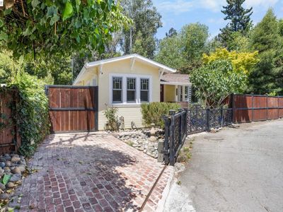 2521 Pleasant St, Oakland, CA, 94602