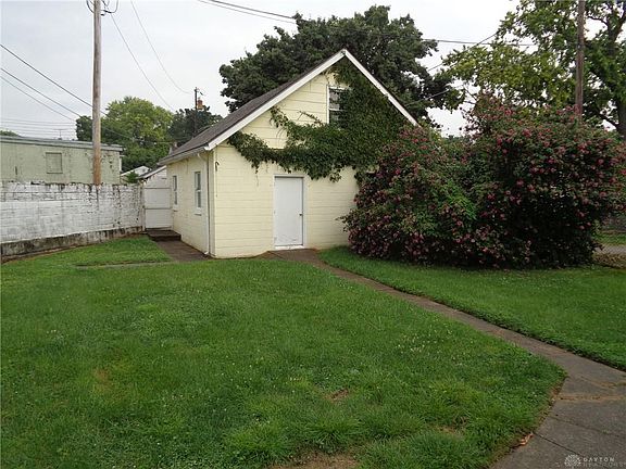 2nd image of 123 N Main St