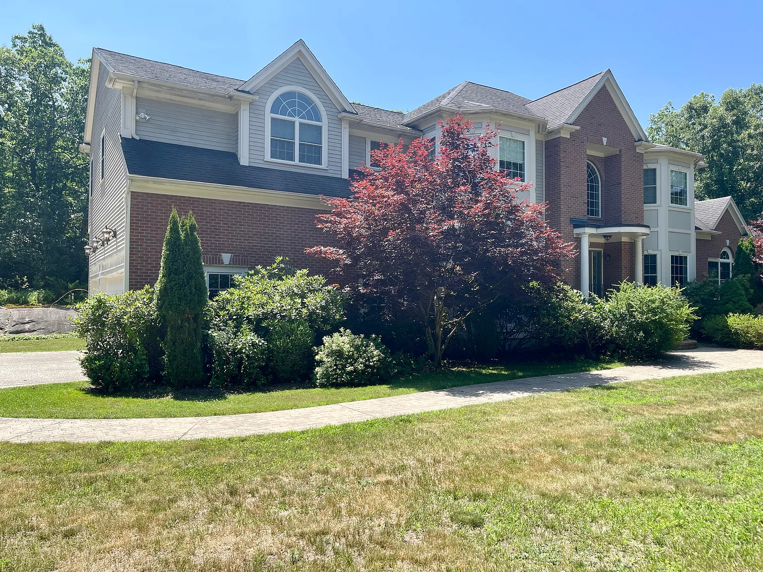 4 bed, 3.5 bath, 4200 sqft, $7,350 — Photo 2
