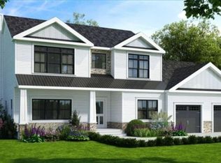 39 Fox Run Ct, Ridge, NY 11961