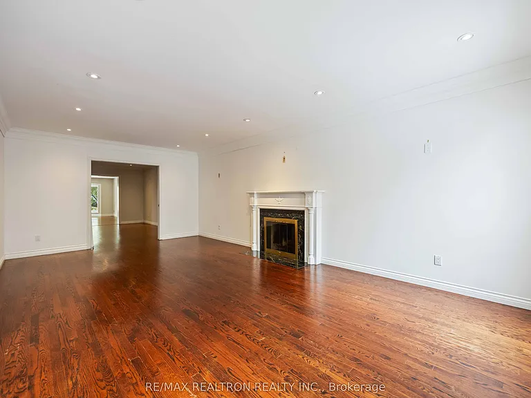 12 Donwoods Dr — Photo 8