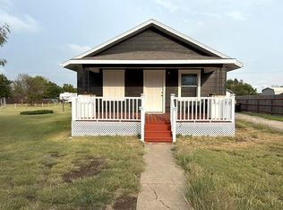 224 S 7th St, Wakeeney, KS 67672
