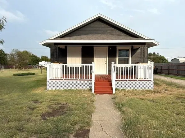 224 S 7th St, Wakeeney, KS 67672