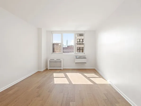 77 7th Ave APT 12P, New York, NY 10011