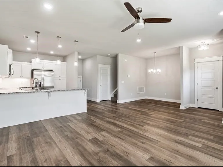 2248 W Moore Ln — Photo 3