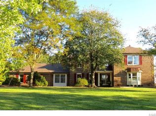 260 Pennington Ln, Chesterfield, MO 63005