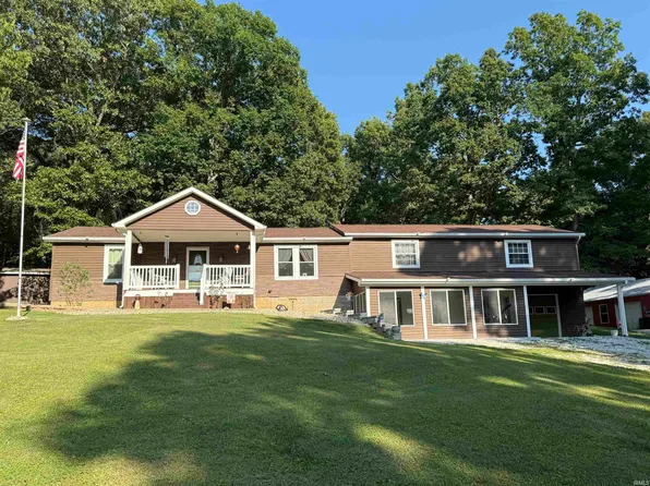 200 Woodhills Ln, Mitchell, IN 47446