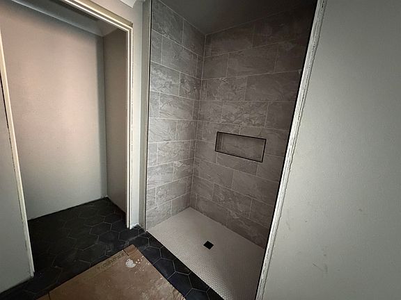 5th image of 8548 Scott Tower Rd