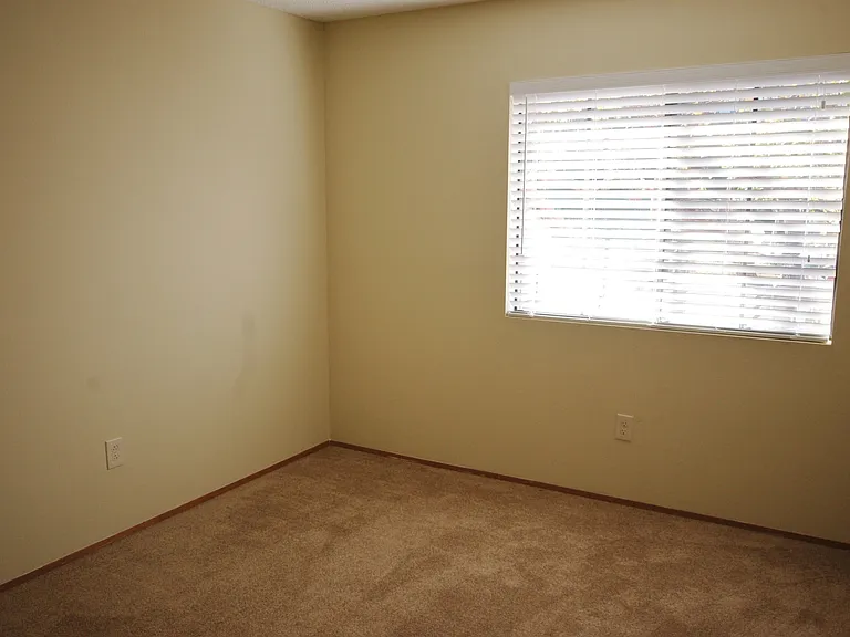 2824 Winthrop Ave — Photo 8