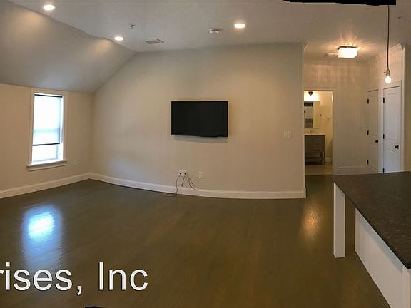 3rd image of 285 Saint George St Ste 202