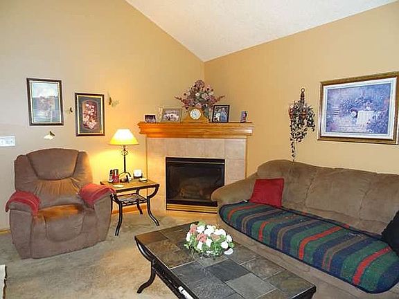 Living Rm W/fire place