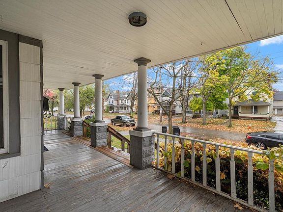 3rd image of 3422 Mapledale Ave #1